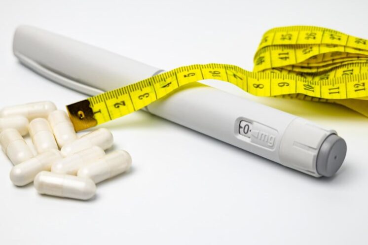 glp-1-weight-loss-pills-vs-injections:-how-they-compare-and-why-you-shouldn’t-get-the-pills-online